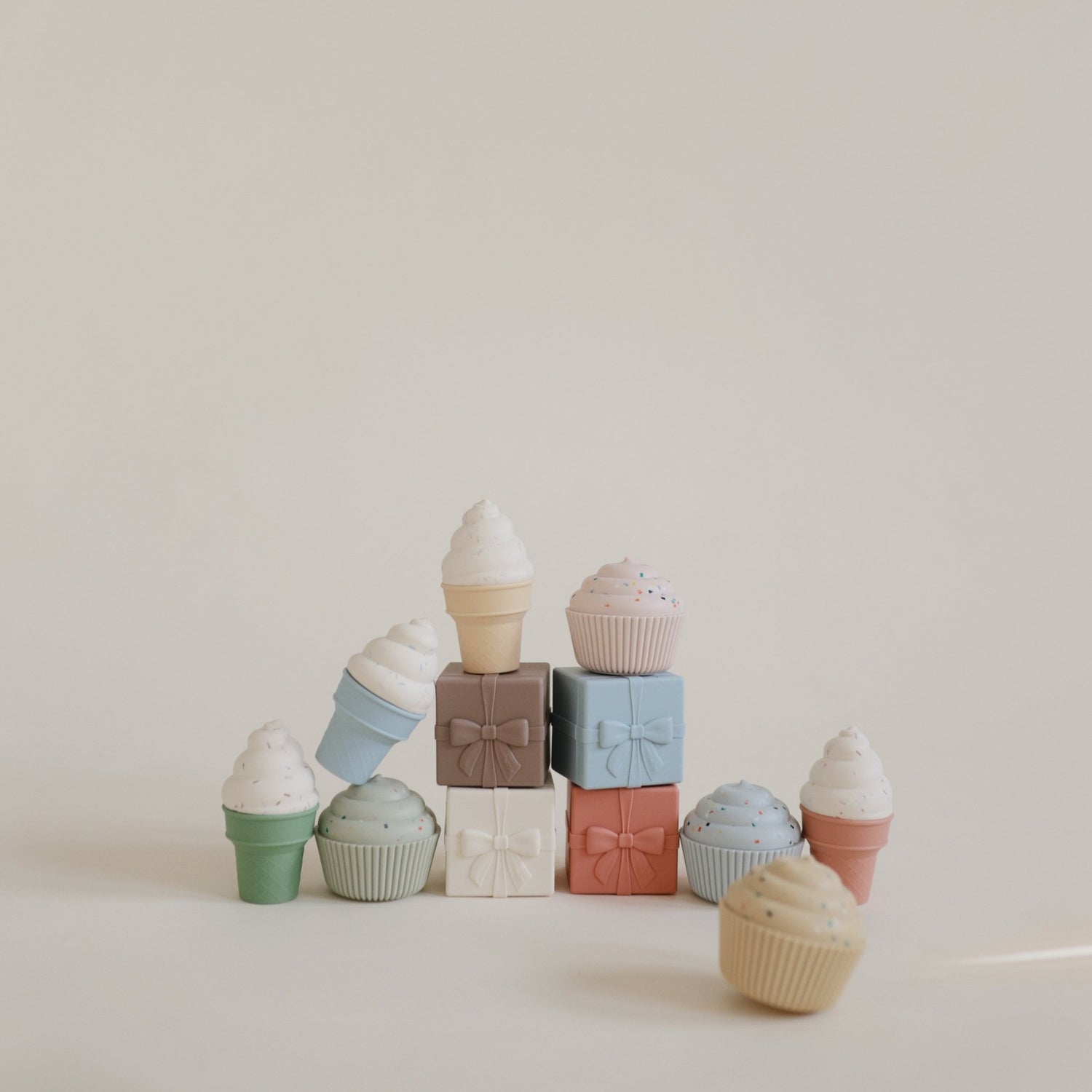 Mix and Match Ice Cream Toy - Tenth &amp; Pine - Mix and Match Toy - 