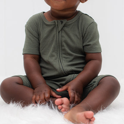 SHORTIE ZIP ROMPER - Moss Ribbed - Tenth &amp; Pine - shortie zip rompers - rib - 0/3m