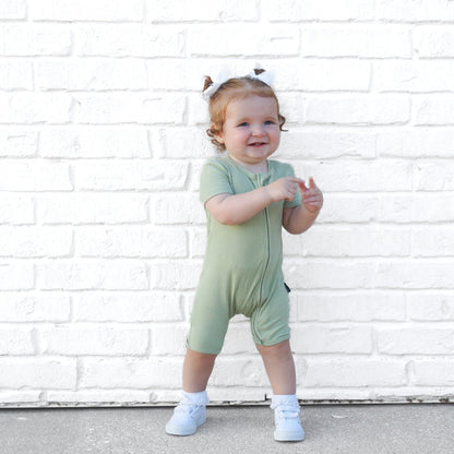 SHORTIE ZIP ROMPER - Pistachio Ribbed - Tenth &amp; Pine - shortie zip rompers - rib - 0/3m