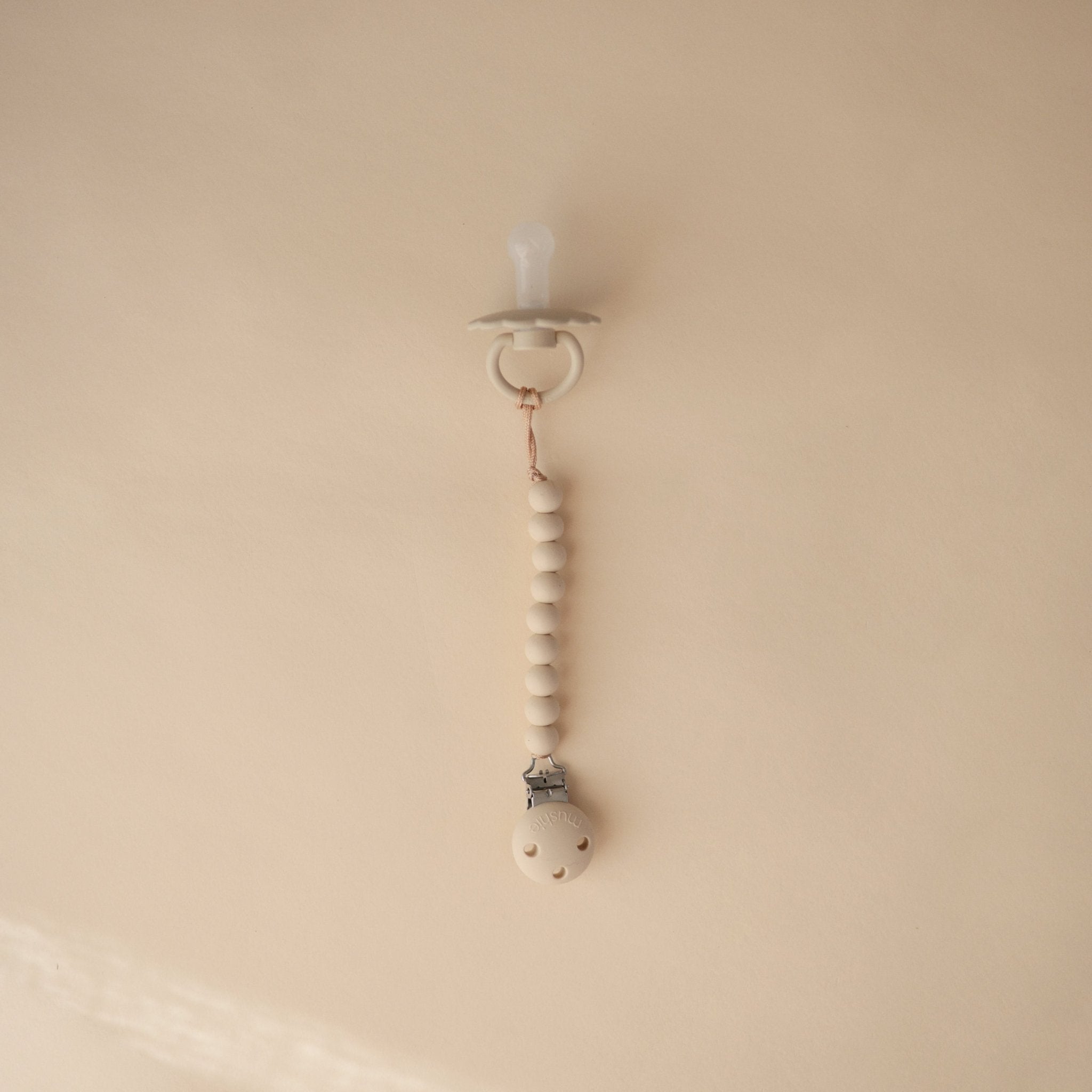 Silicone Pacifier Clip | Hera - Tenth &amp; Pine - Pacifier Clip - Tradewinds