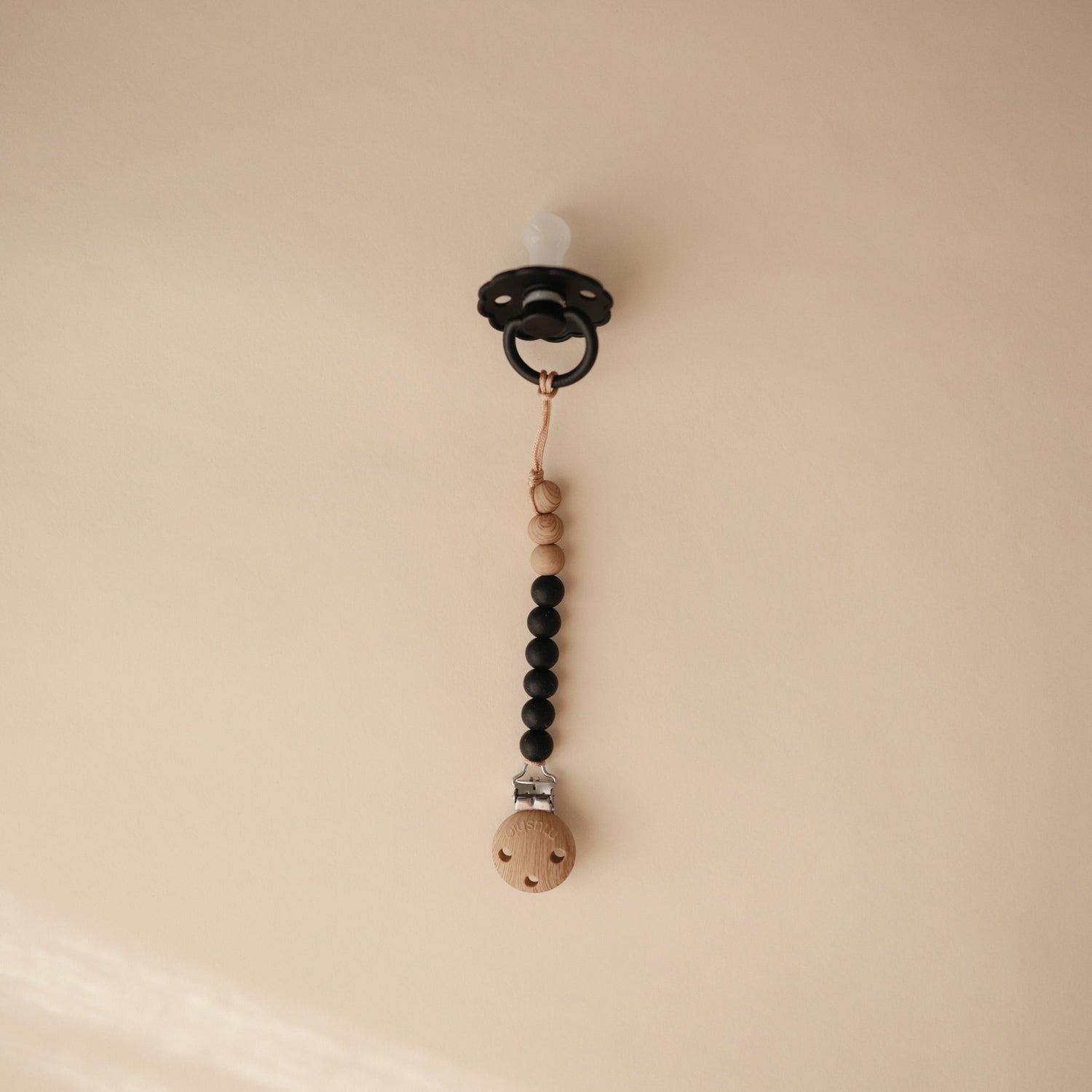 Silicone Pacifier Clip | Eva - Tenth &amp; Pine - Pacifier Clip - Black