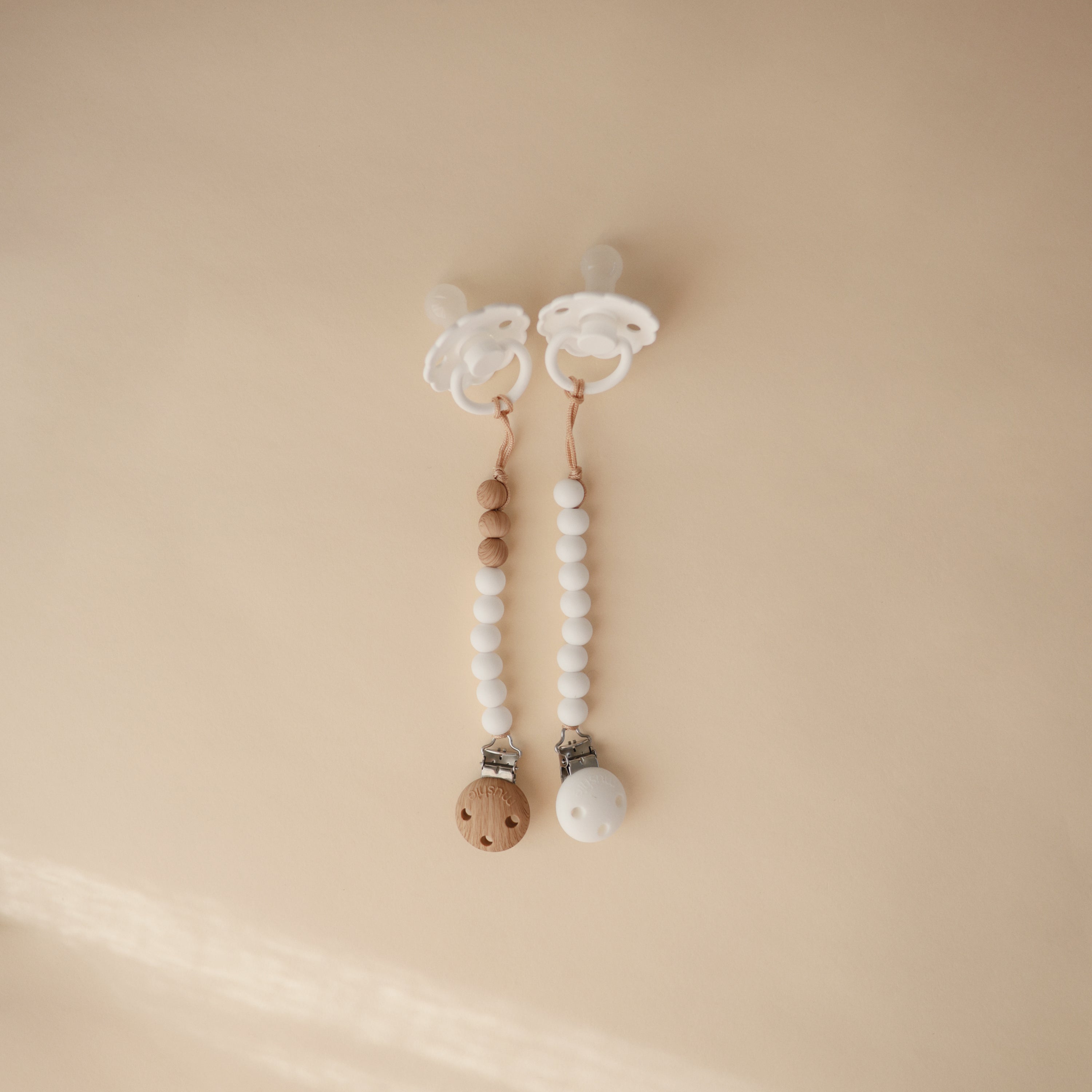 Silicone Pacifier Clip | Eva - Tenth &amp; Pine - Pacifier Clip - Black